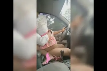 Baju Adat Bali Main Di Mobil Lumer WOT Asyik HD