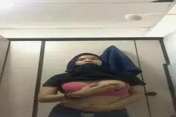 Hijab Indo Ngentot Brutal Gaya Doggy Bikin Nagih